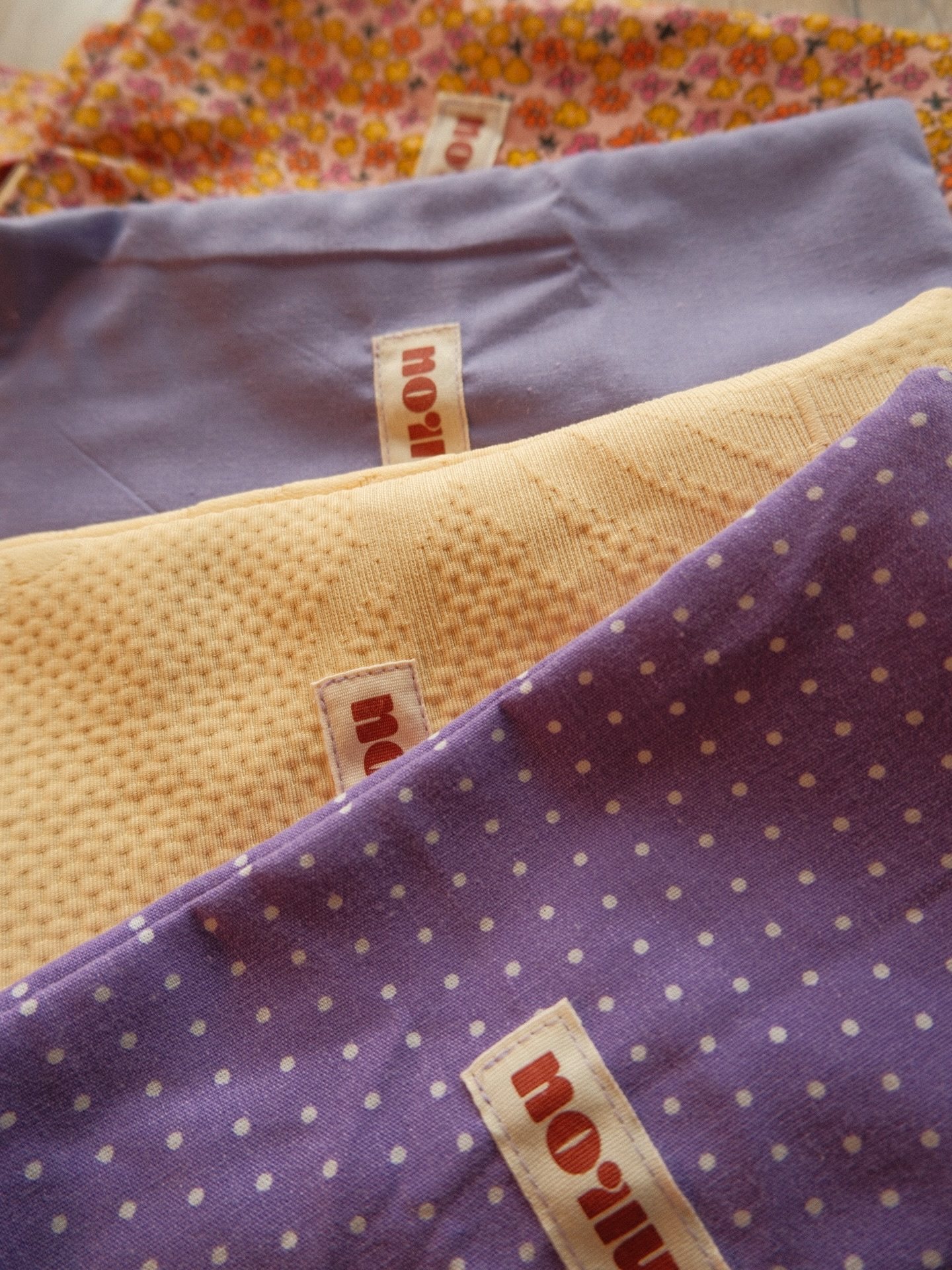 Pochettes pour livres en tissu lavande et jaune